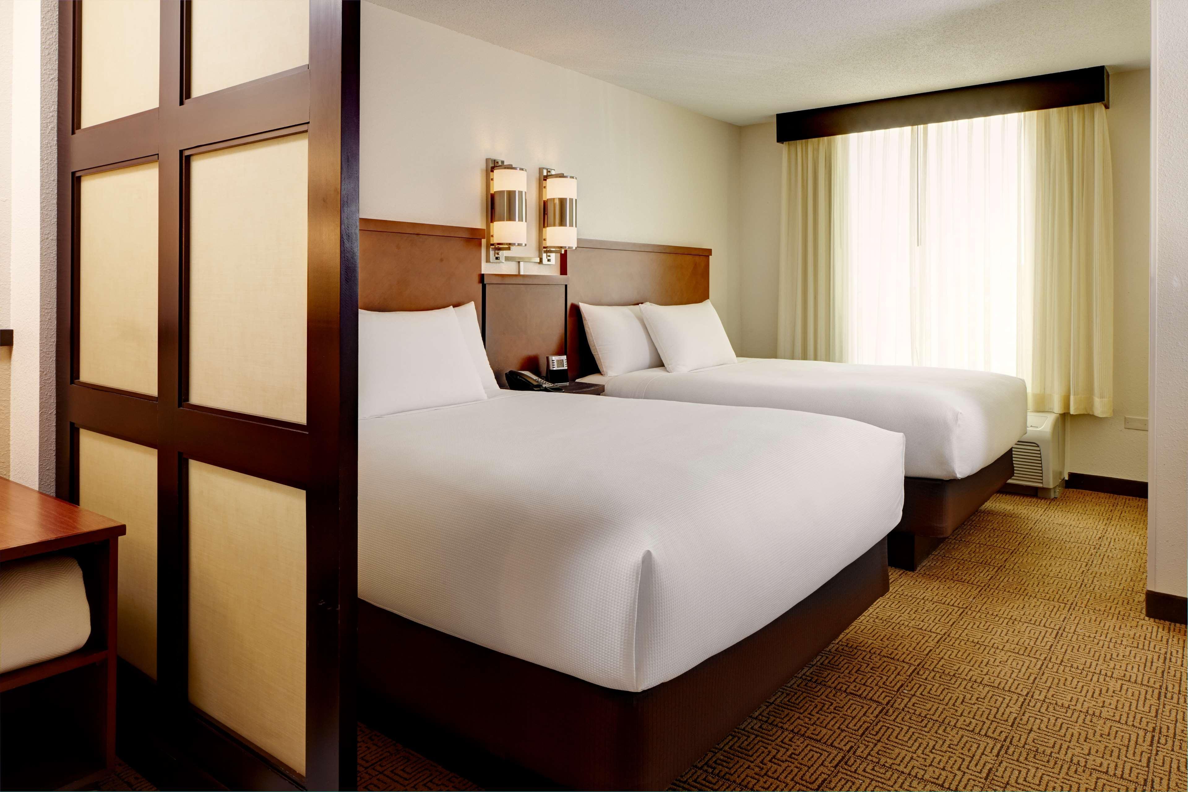 Hyatt Place Salt Lake City Downtown / The Gateway Exterior photo